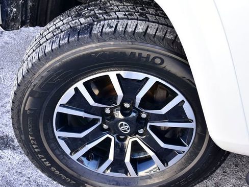 Used 2022 Toyota Tacoma TRD Sport image 29