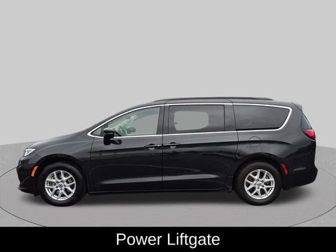 Used 2022 Chrysler Pacifica Touring-L FWD image 9