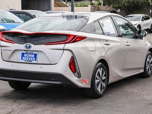Used 2017 Toyota Prius Prime Advanced FWD image 7