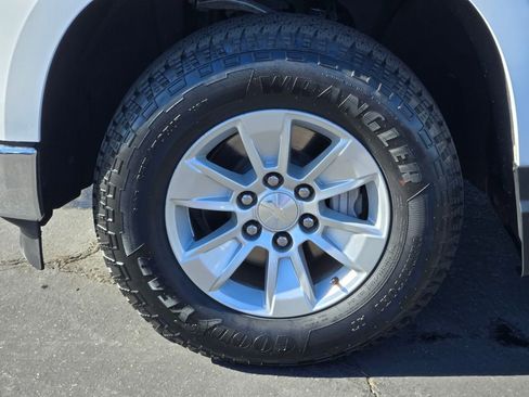 Used 2022 Chevrolet Silverado 1500 LT w/ Protection Package image 9