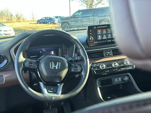 Certified 2024 Honda Pilot Elite image 13