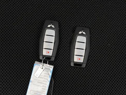 Used 2025 Mitsubishi Outlander SE AWD/4WD image 9