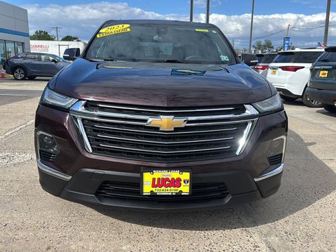 Used 2023 Chevrolet Traverse LT AWD/4WD image 3
