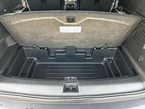 New 2026 Chevrolet Traverse LT w/ Midnight/Sport Edition AWD/4WD image 40
