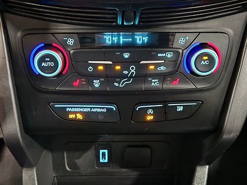 Used 2019 Ford Escape SEL image 37