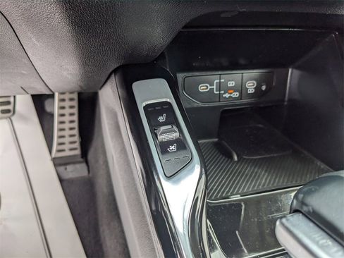 Certified 2024 Kia Sorento SX image 29