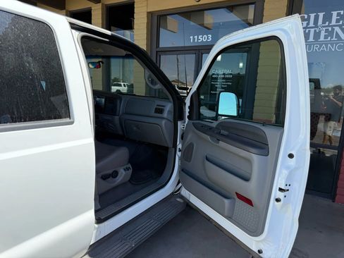 Used 2002 Ford F350 2WD Crew Cab DRW Super Duty image 22