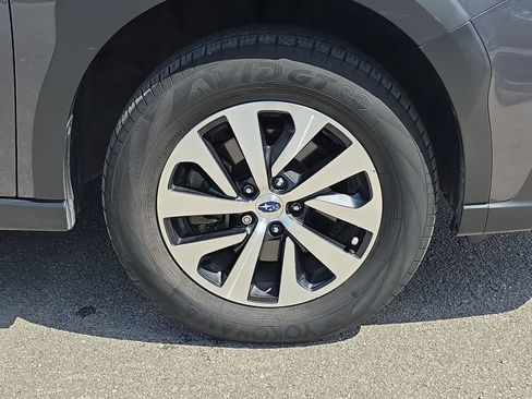 Used 2023 Subaru Outback Premium AWD/4WD image 27
