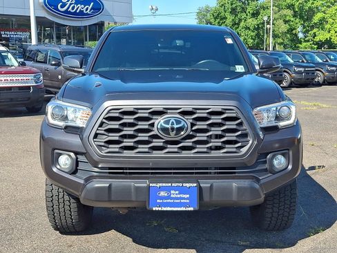 Used 2022 Toyota Tacoma TRD Off-Road AWD/4WD image 2
