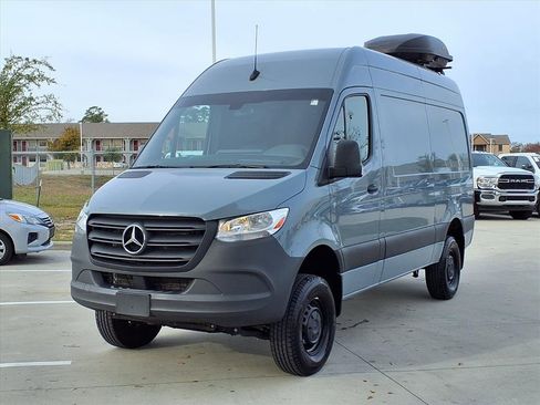 Used 2024 Mercedes-Benz Sprinter 144 Cargo image 3