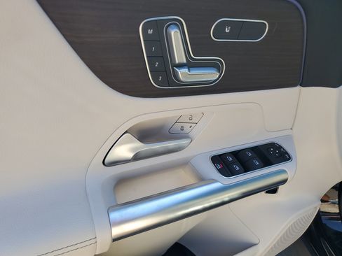 Certified 2025 Mercedes-Benz GLA 250 GLA 250 image 18