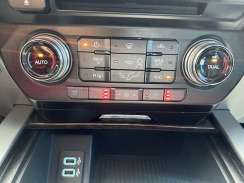 Used 2017 Ford F250 Platinum w/ FX4 Off-Road Package image 14