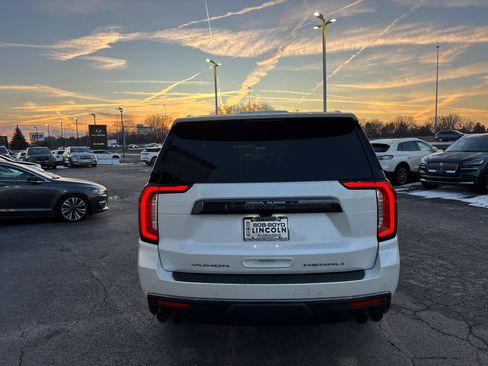 Used 2023 GMC Yukon XL Denali Ultimate image 6