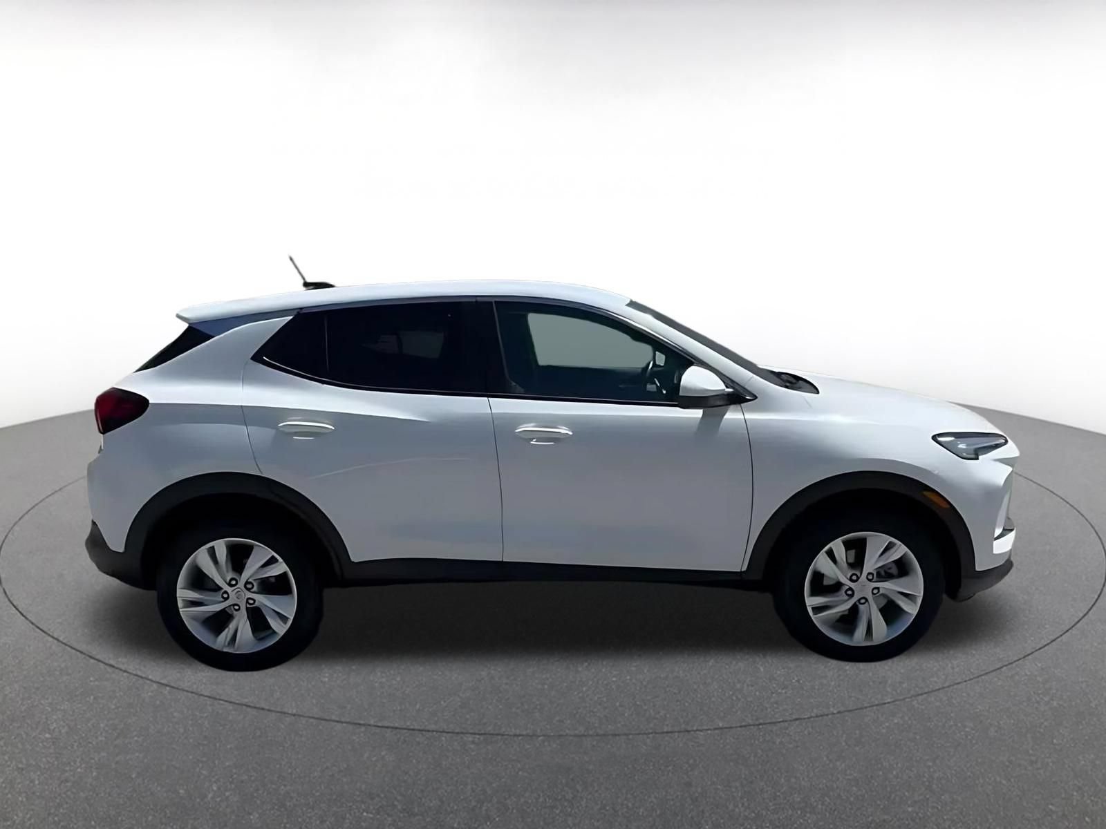 Used 2025 Buick Encore GX Preferred AWD/4WD image 15