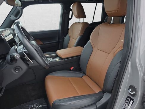 Used 2024 Lexus GX 550 w/ Cold Area Package image 17