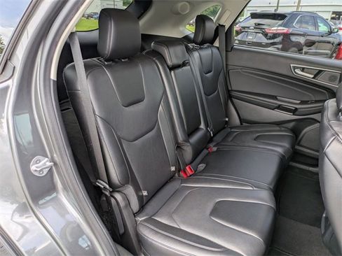 Used 2022 Ford Edge Titanium image 21