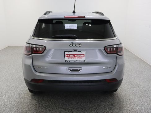Used 2024 Jeep Compass Latitude image 8