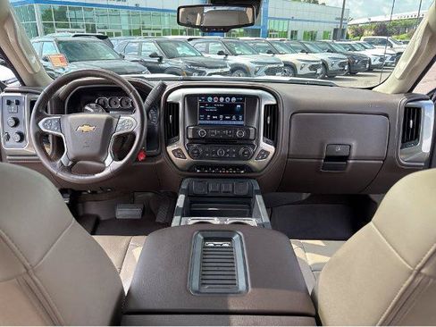 Used 2017 Chevrolet Silverado 1500 LTZ Z71 w/ LTZ Plus Package AWD/4WD image 9