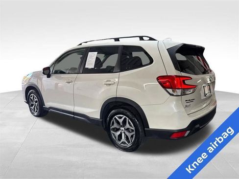 Used 2023 Subaru Forester Premium AWD/4WD image 7