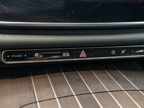 Used 2024 Mercedes-Benz E 450 4MATIC Sedan w/ Airmatic Package image 29