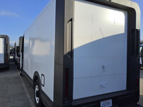 Used 2024 Chevrolet Brightdrop 600 w/ Commercial Equipment Package AWD/4WD image 7
