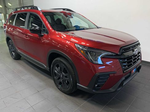 Used 2025 Subaru Ascent Onyx Edition image 2