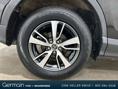 Used 2018 Toyota RAV4 XLE image 10