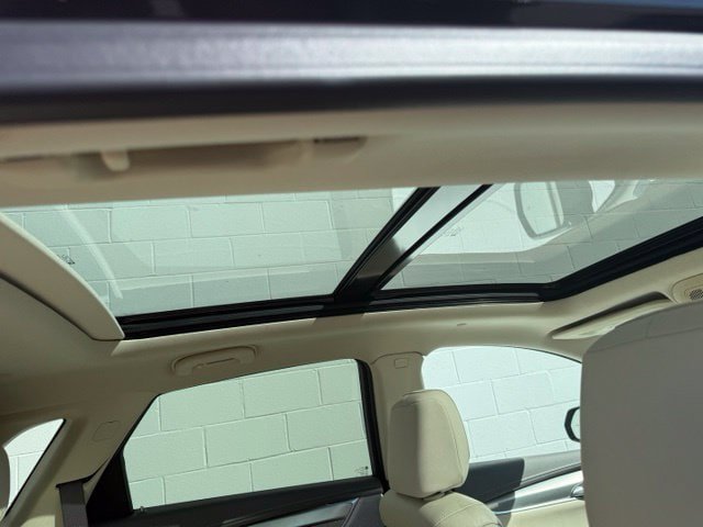Used 2024 Cadillac XT5 Premium Luxury w/ LPO, Floor Liner Package AWD/4WD image 16