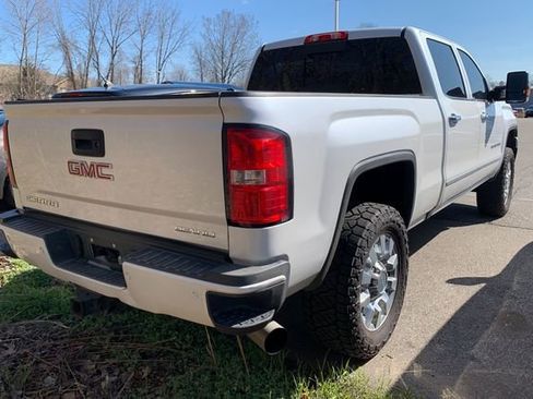 Used 2018 GMC Sierra 2500 Denali w/ Duramax Plus Package image 4