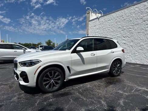 Used 2019 BMW X5 xDrive50i w/ M Sport Package AWD/4WD image 3