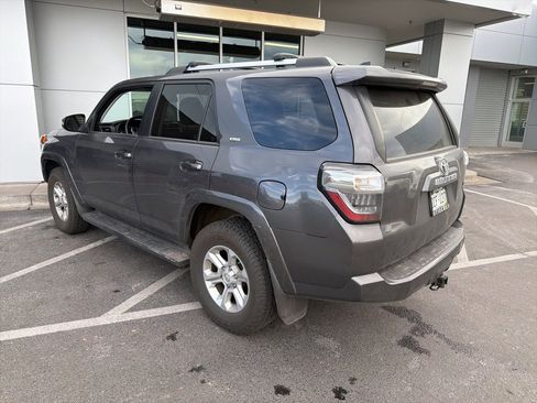 Used 2020 Toyota 4Runner SR5 Premium image 4