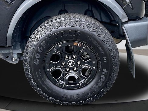 Used 2023 Ford Bronco Wildtrak image 35