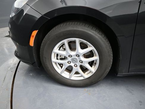 Used 2023 Chrysler Voyager LX FWD image 14