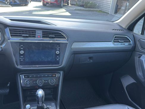 Used 2018 Volkswagen Tiguan SE image 10