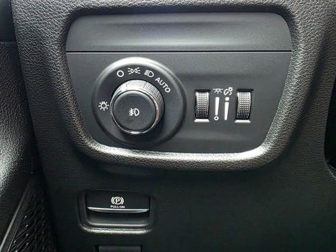 New 2025 Jeep Grand Cherokee L Limited w/ Black Appearance Package image 32