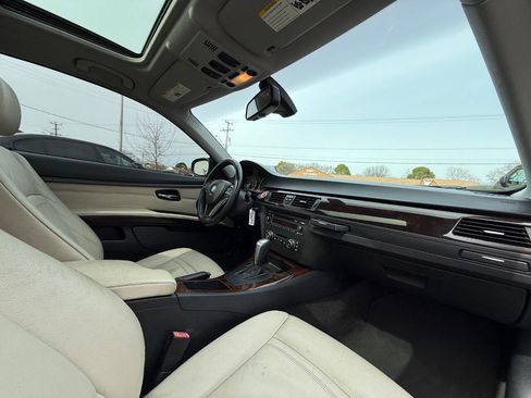 Used 2011 BMW 328i Coupe image 18