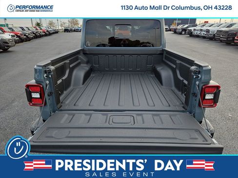 New 2026 Jeep Gladiator Sport image 7