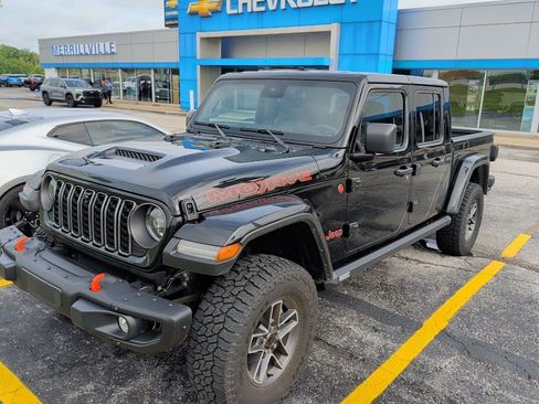 Used 2024 Jeep Gladiator Mojave AWD/4WD image 1
