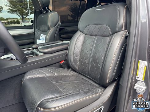 Used 2023 Jeep Grand Wagoneer Series III AWD/4WD image 63