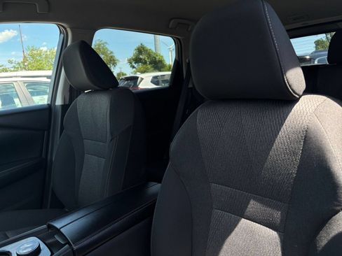 Used 2025 Nissan Rogue SV AWD/4WD image 41