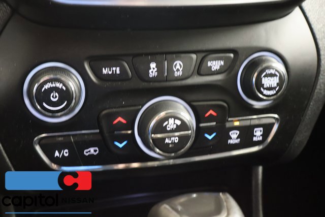 Used 2020 Jeep Cherokee Trailhawk w/ Cold Weather Group AWD/4WD image 20
