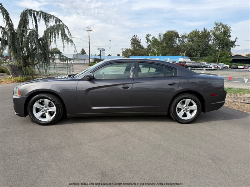 Used 2013 Dodge Charger SXT RWD image 4