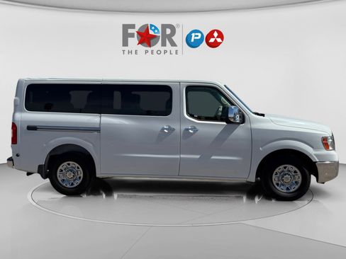 Used 2016 Nissan NV 3500 SL image 6