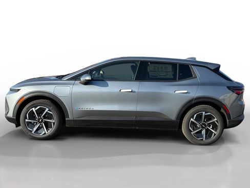 New 2026 Chevrolet Equinox EV LT image 2