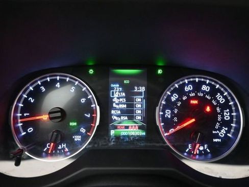 Used 2020 Toyota RAV4 XLE FWD image 26