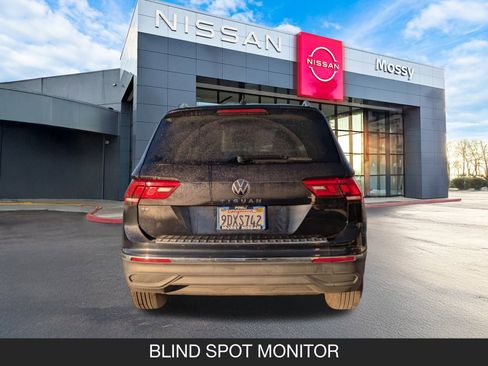 Used 2023 Volkswagen Tiguan SE image 9