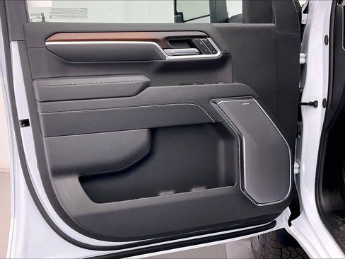 New 2026 GMC Sierra 2500 Denali w/ Denali Reserve Package image 12