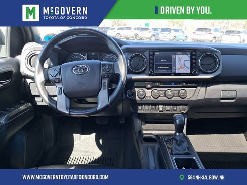 Used 2021 Toyota Tacoma TRD Off-Road w/ TRD Premium Off Road Package AWD/4WD image 22
