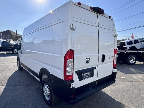 Used 2025 RAM ProMaster 2500 w/ Convenience Group image 5