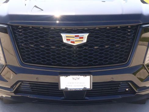 Certified 2025 Cadillac Escalade Sport Platinum AWD/4WD image 8